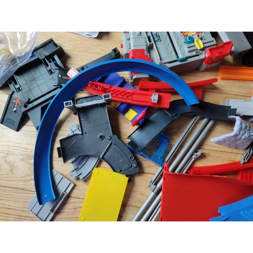 4 Set LOT Hot Wheels Beat‎ That Ultimate Raceway Hot-Rod Garage Super Jump